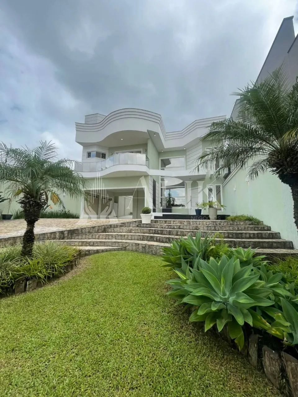 Excelente Casa Alto Padrão em Prudentópolis R$ 500 mil de entrada