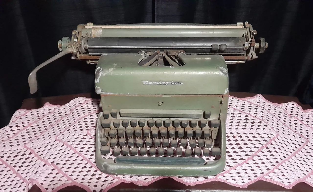 Máquina de escrever antiga Remington - Foto 4