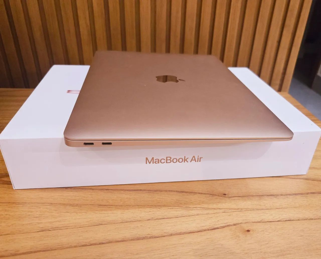 macbook dourado