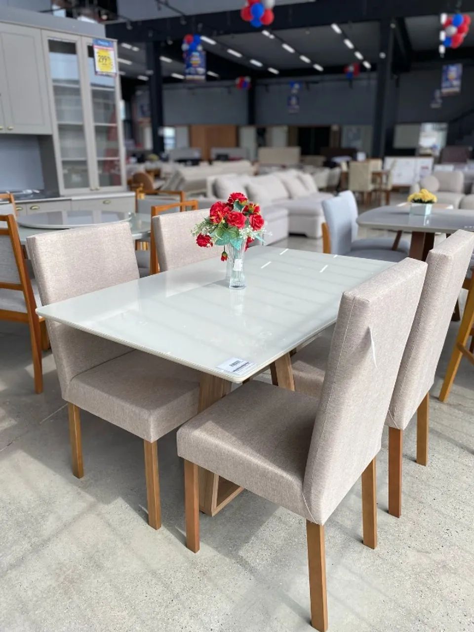 Mesa de jantar 4 cadeiras