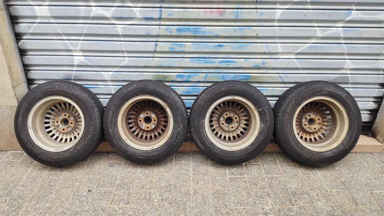 Rodas vw Voyage/Parati GLS/Santana CD/Parati Club aro 13" 4x100 com pneus  - Foto 8