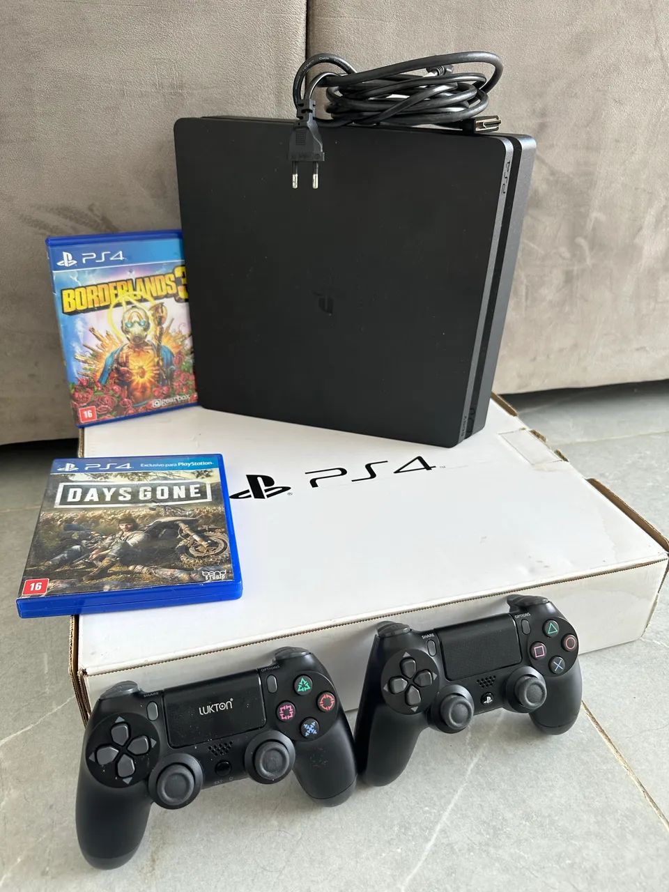 PS4 Slim 1 TB 2 controle  - Foto 4