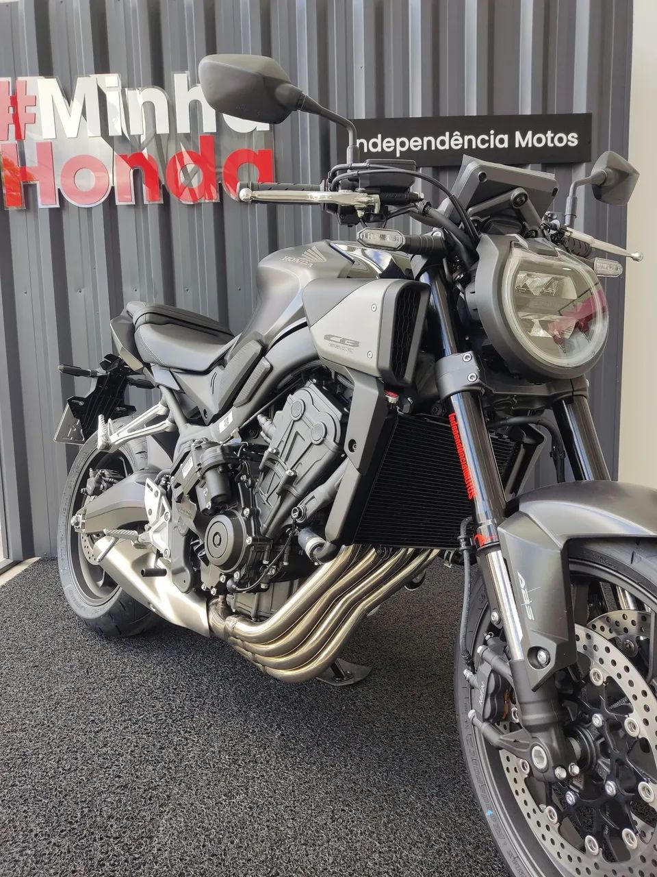 CB 650R E-CLUTCH  - Foto 2