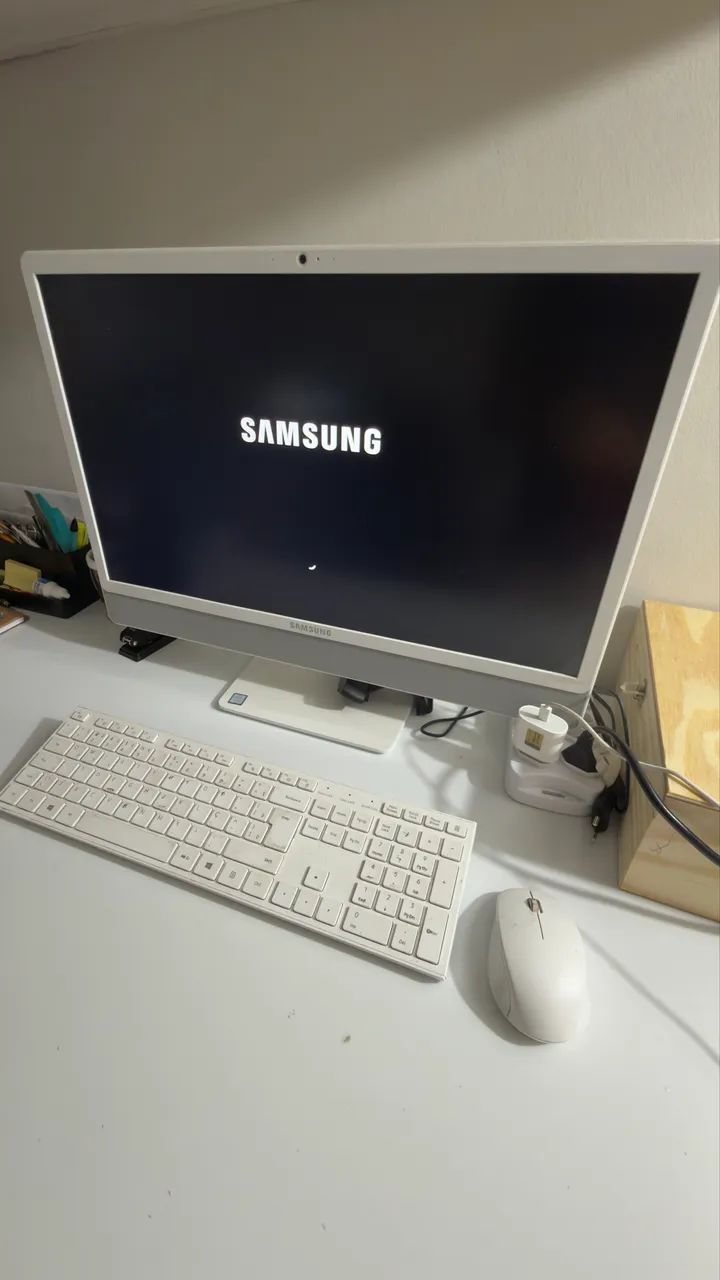 Samsung All In One Computer.64520770806787120