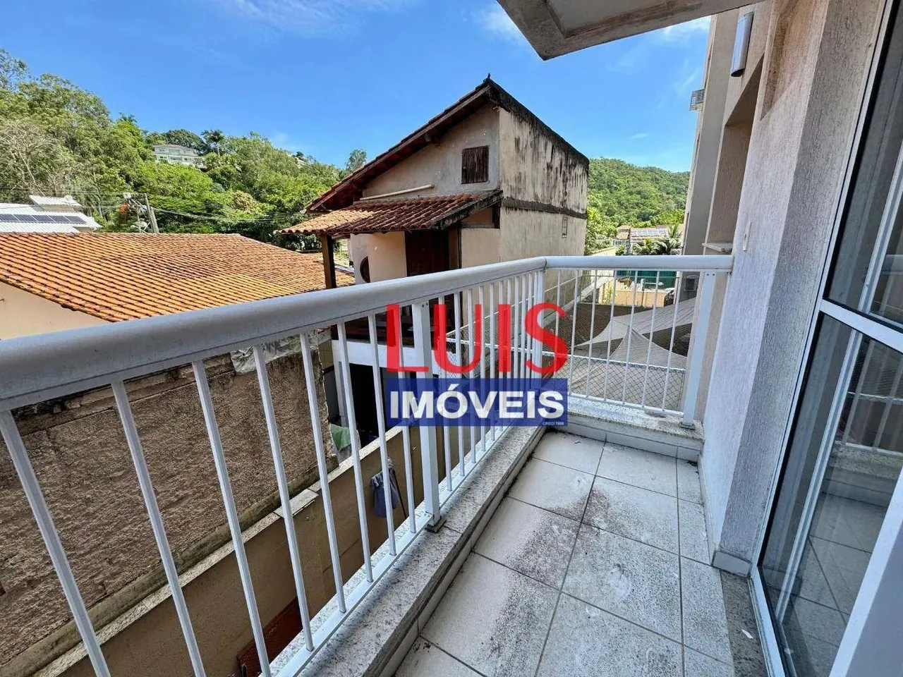 Apartamento com 2 dormitórios à venda, 57 m² por R$ 290.000 - Pendotiba - Niterói/RJ AP208