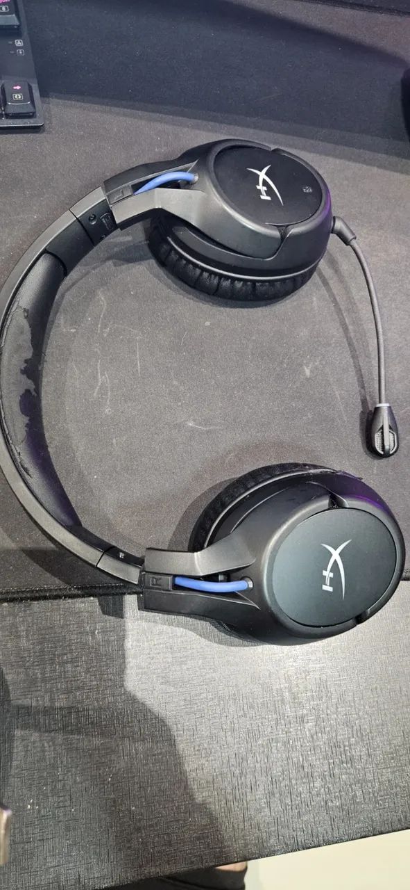 Headset Gamer Sem Fio HyperX Cloud Flight, Drivers 50mm, LED, Compatível com PS5 e PS4 - Foto 4