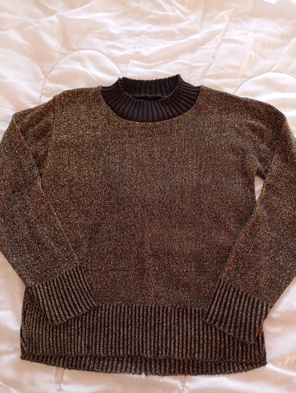 Suéter Dourado com Gola Alta - Foto 2
