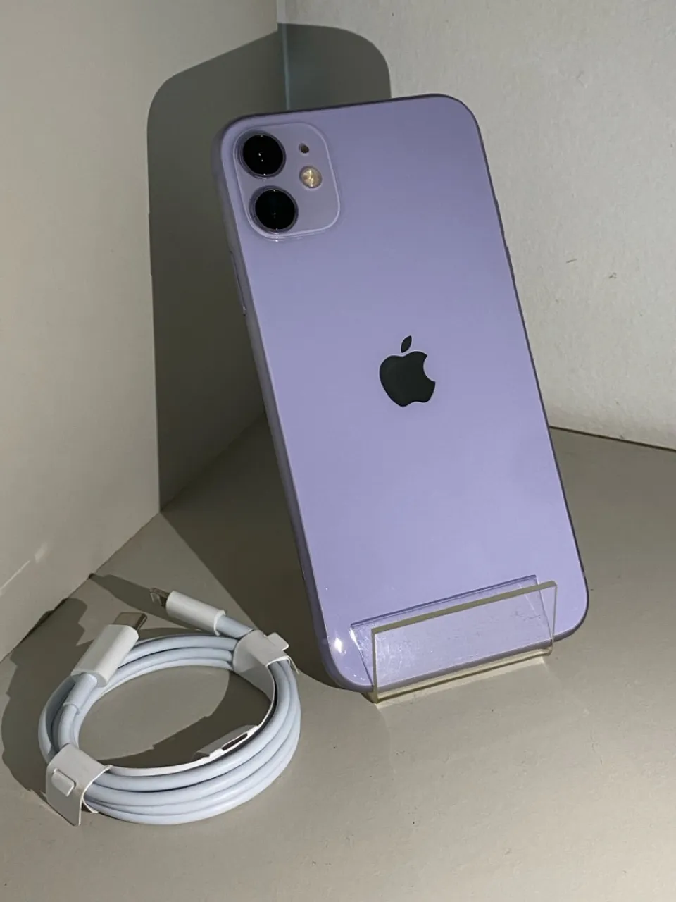 iPhone 11 64 GB ROXO