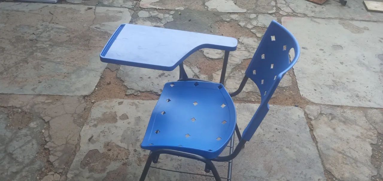 Cadeira escolar plástico azul  - Foto 4