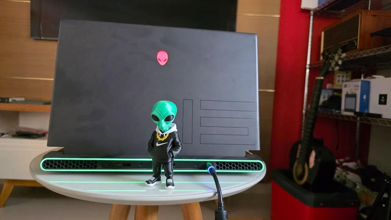 Alienware m15 R6 - Foto 4