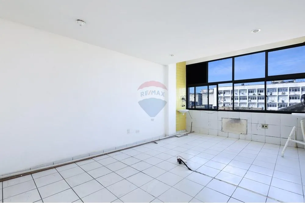 Excelente sala comercial de 60 metros quadrados com wc - Junto ao Restaurante Leite