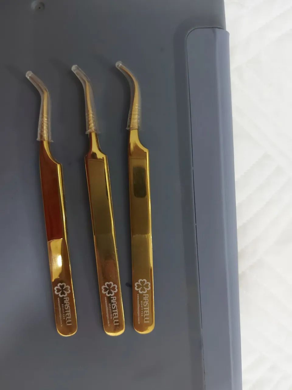 Pinça para cílios postiços kit com 3 unidades  - Foto 2