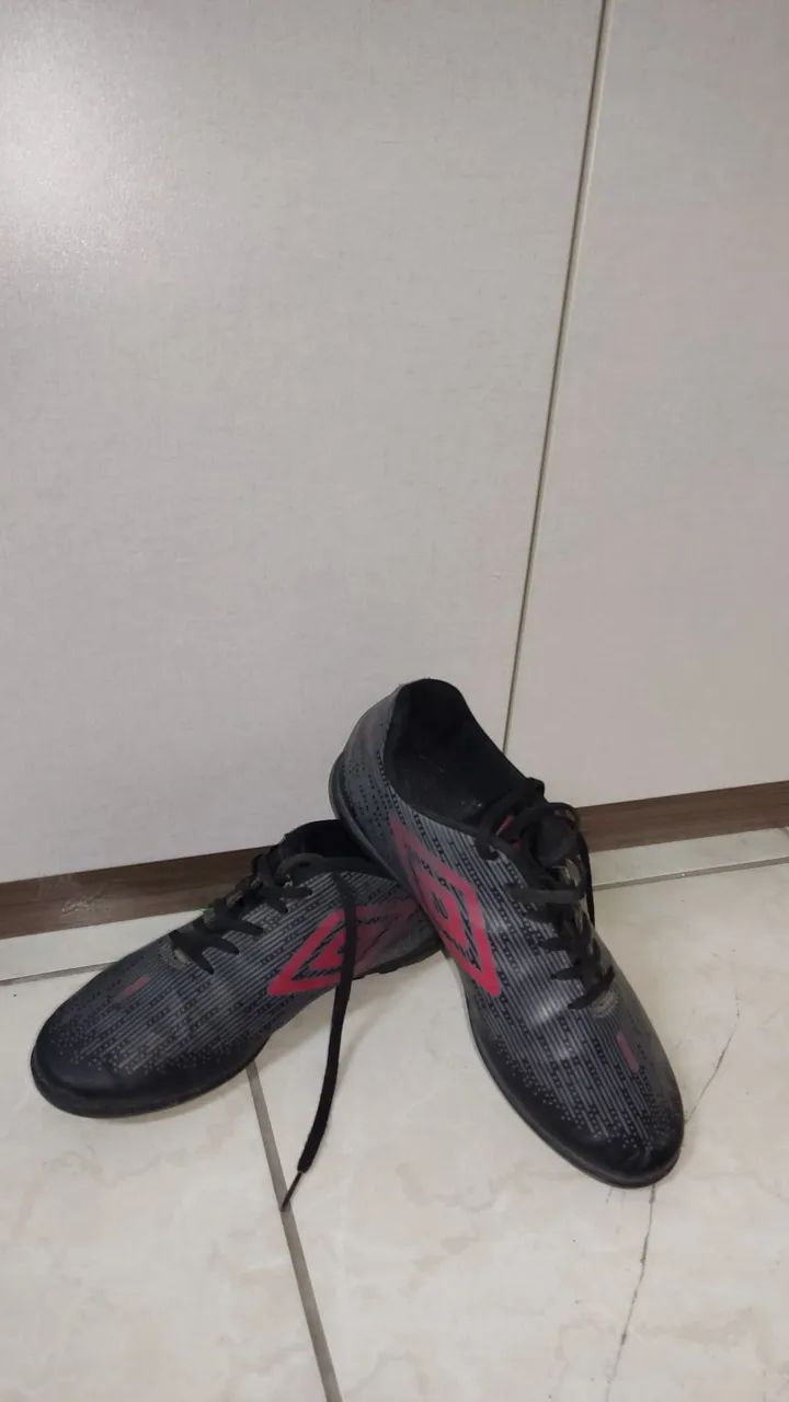 Chuteira umbro fast society tamanho 41 - Foto 6