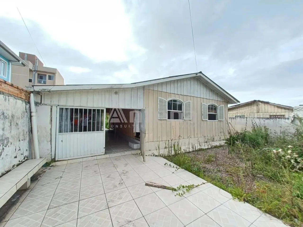 Residência com 2 quartos para alugar por R$ 2000.00, 70.00 m2 - INA - SAO JOSE DOS PINHAIS
