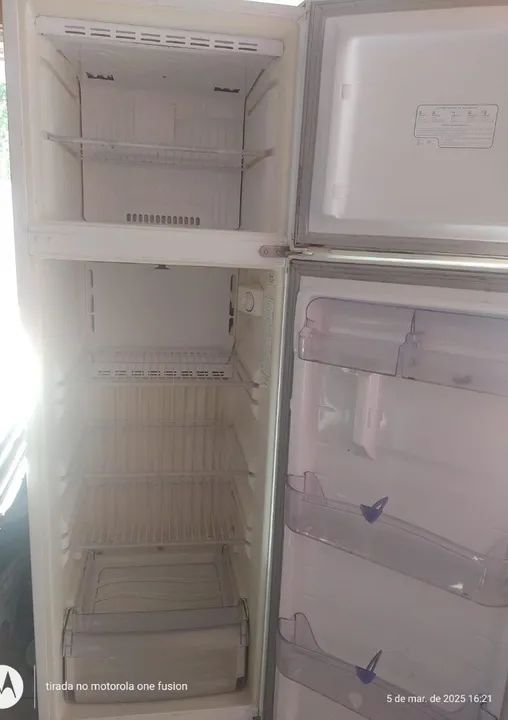 Vendo duas geladeiras  - Foto 2