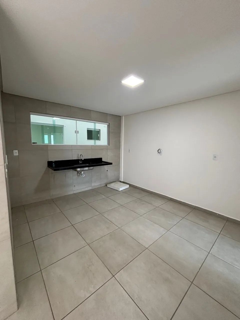 Casa de três quartos sendo uma suíte no bairro Kennedy - Foto 3
