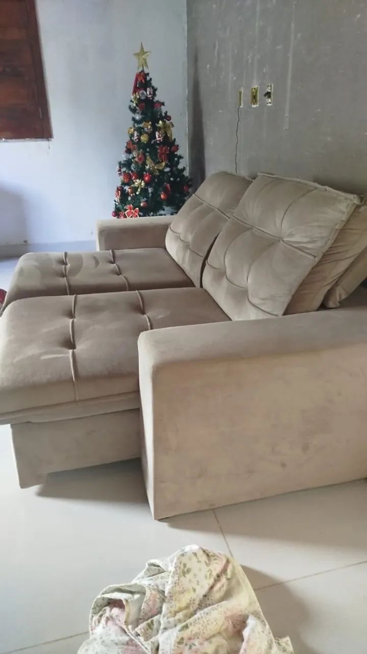 Retractable and Reclining Sofa - Like New453011476789350401