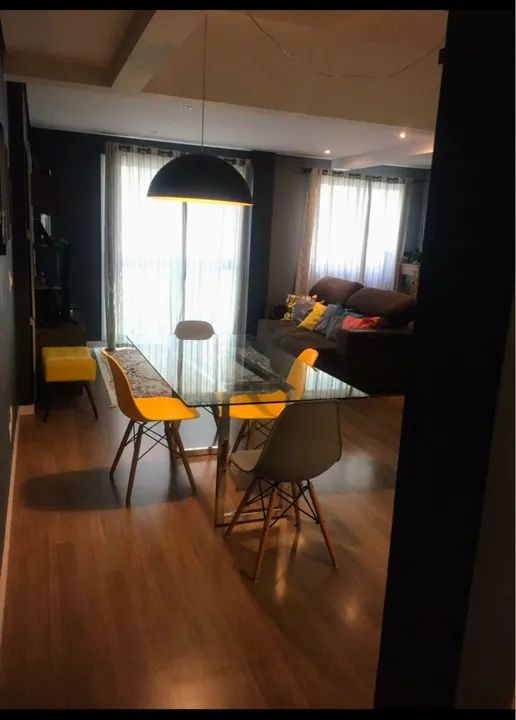 Lustre pendente em metal 