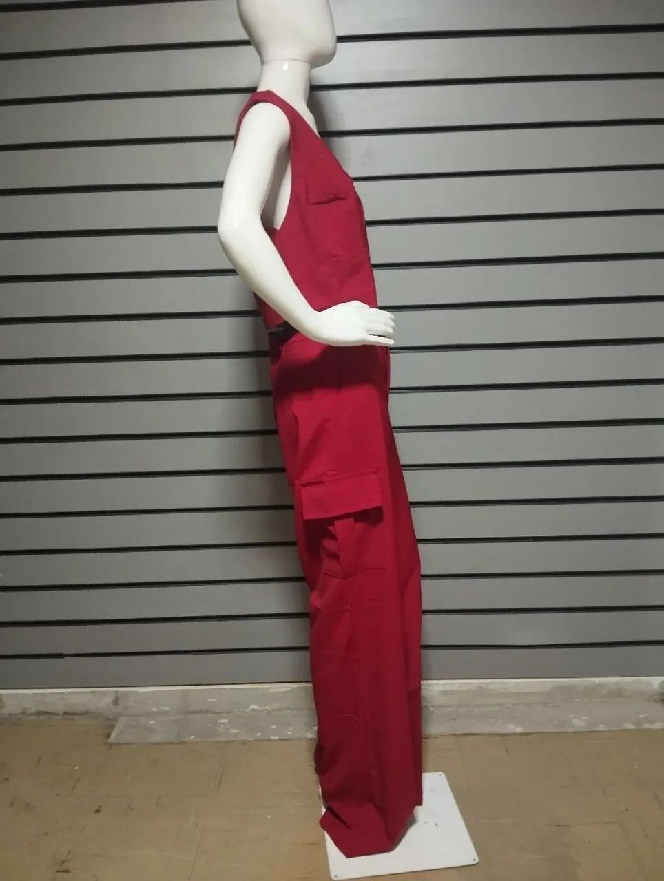 Conjunto de Colete e Calça Vermelha - Tamanho G - Foto 2