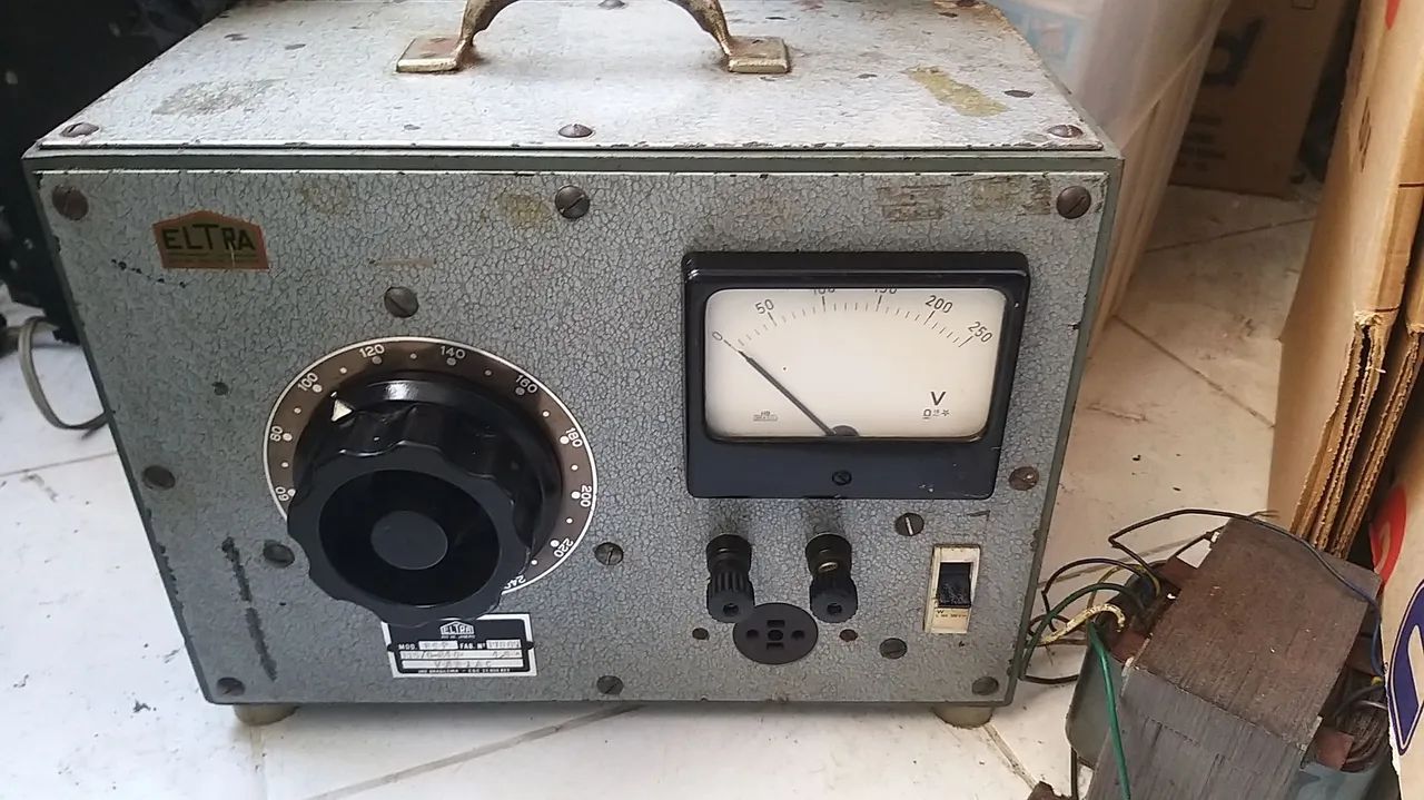 Variac p/ equipamentos áudio ELTRA, entra 127vca,2kw, sai 0 a 220 vca! leia! 