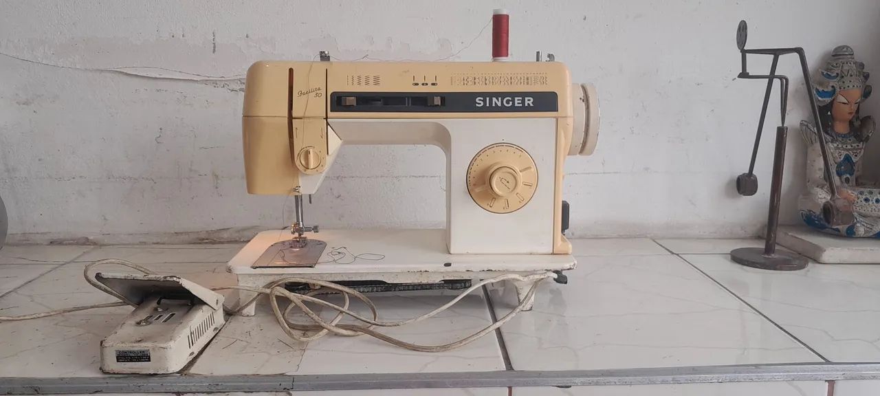 Máquina de Costura Singer Facilita 30