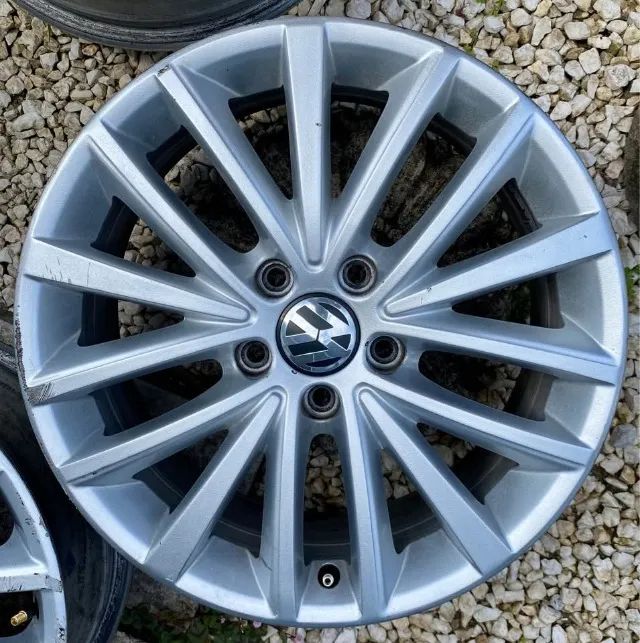 JOGO DE RODAS ORIGINAL JETTA TSI ARO 17? 5x112 SEMI NOVAS - Foto 5