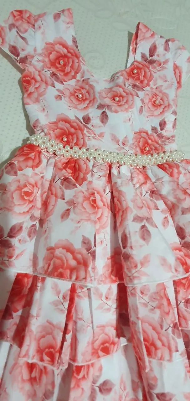 Vestido Infantil Floral com Detalhe em Pérolas