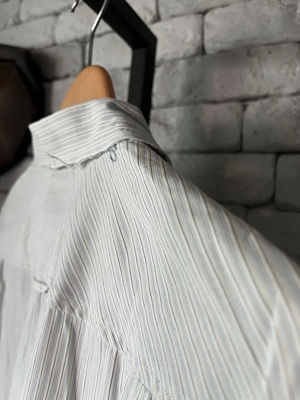 Camisa Guess Bordada Listrada - Tamanho S - Foto 4