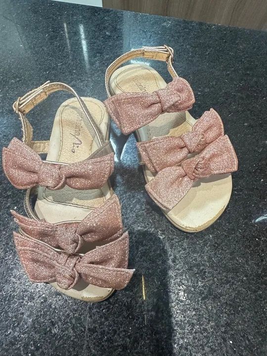 Lote de Calçados Infantis - Botas, Sandálias e Sapatos TAM. 26 - Foto 5