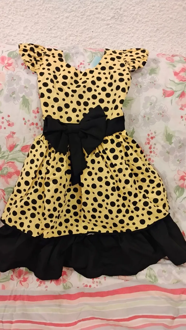Vestido Luxinho - Amarelo com Bolinhas Pretas ?