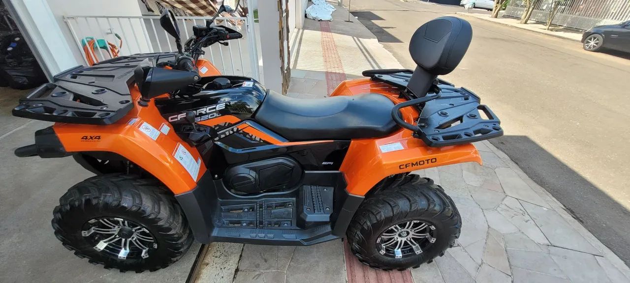 Quadriciclo Cforce 520L 