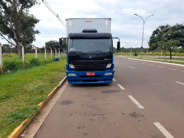 Mercedes Benz Atego 2425