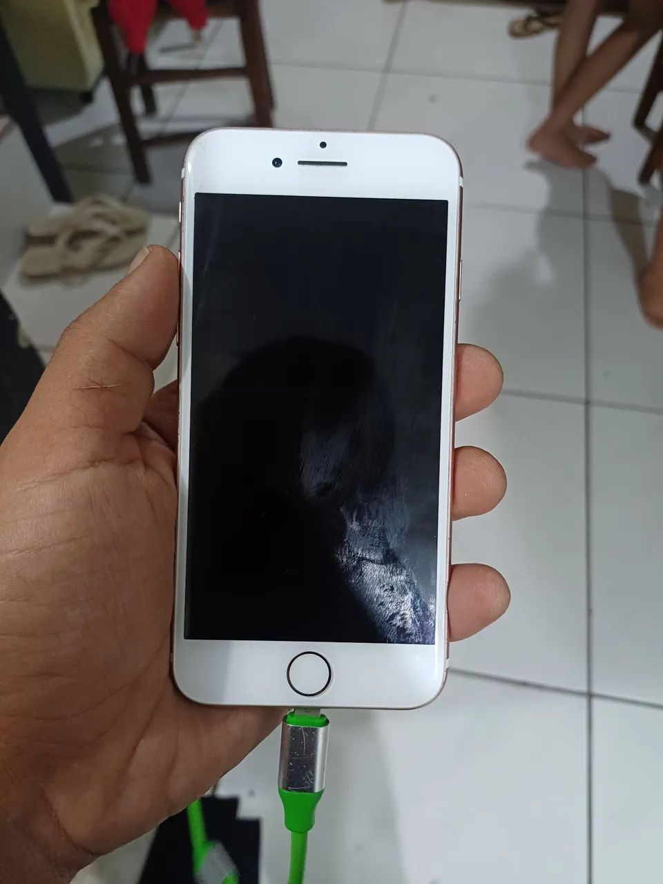 Vendo iphone 7 tela trincada mais não interfere em nada