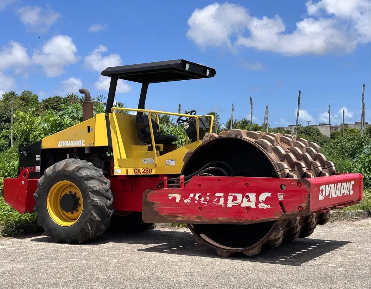 Rolo Compactador Dynapac CA250