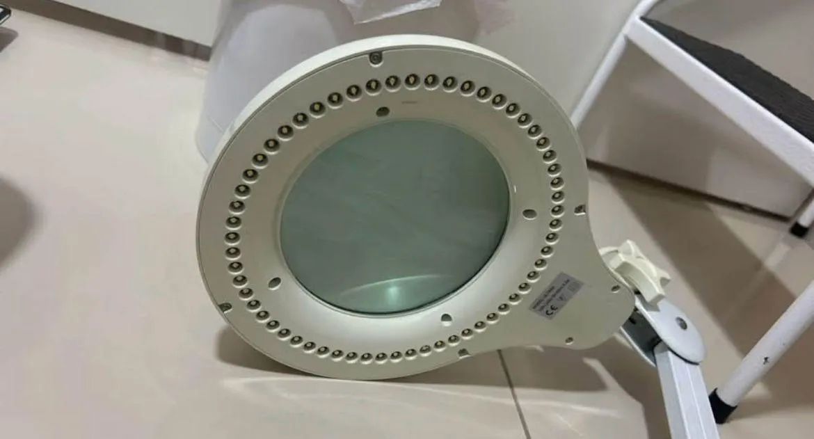 Lupa com Luz de LED para Estética  - Foto 2