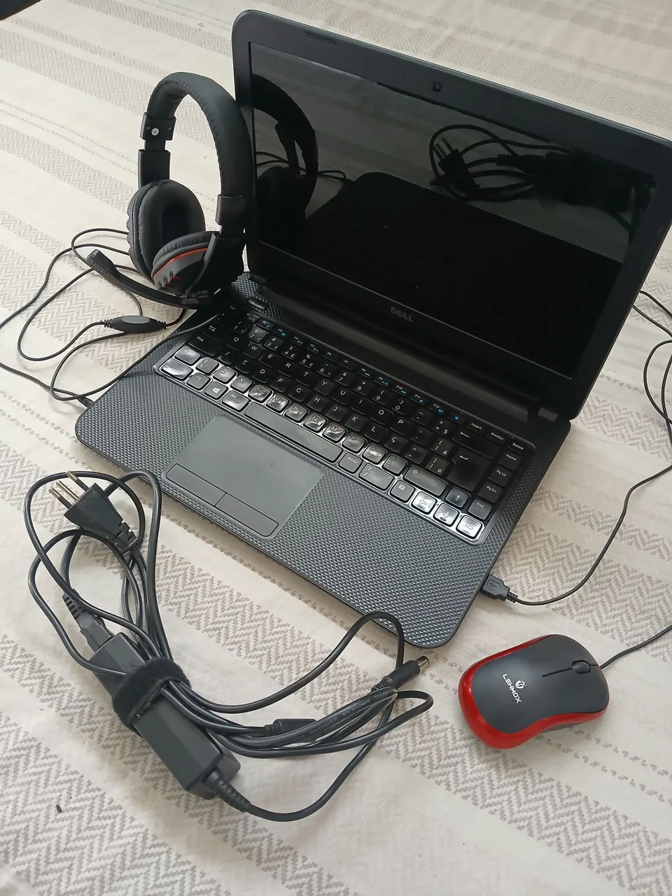 Notebook Dell com Fone e Mouse