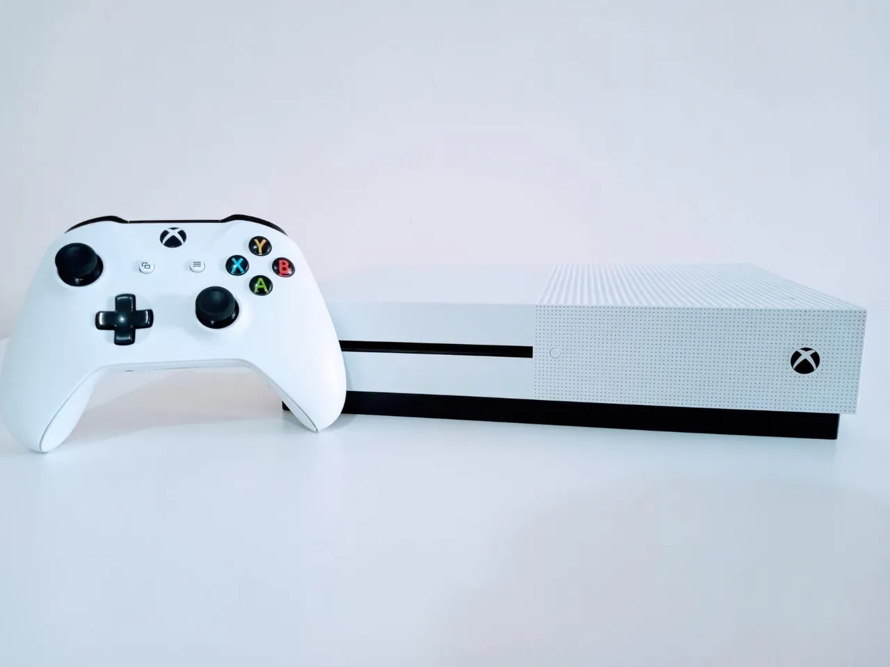 Xbox One S - Console e Controle Branco