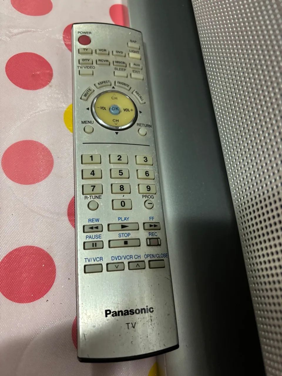 TV Panasonic antiga modelo TY-ST42PX5W - Foto 4