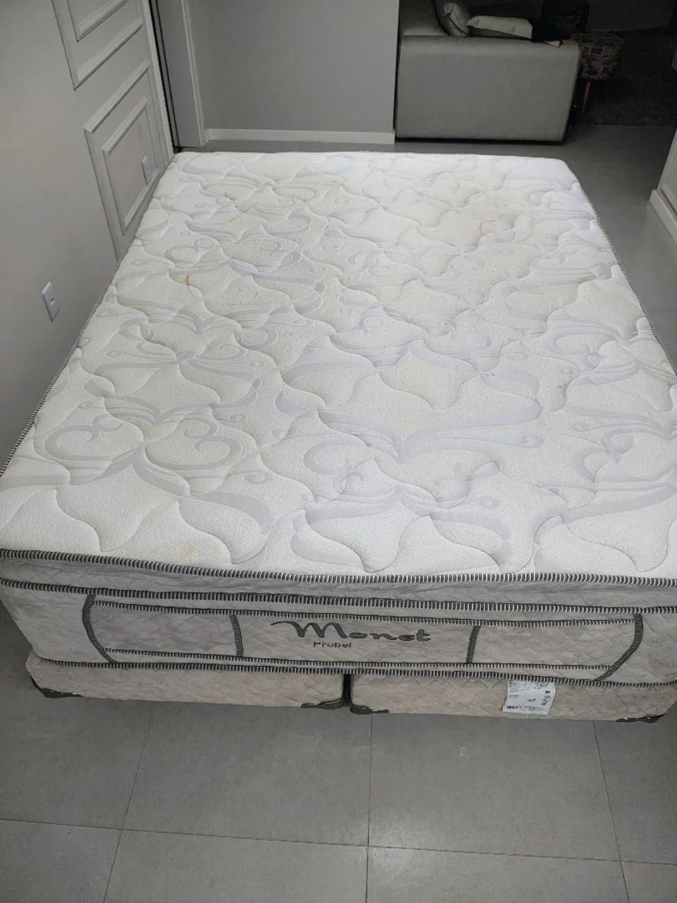 CAMA DE CASAL QUEEN