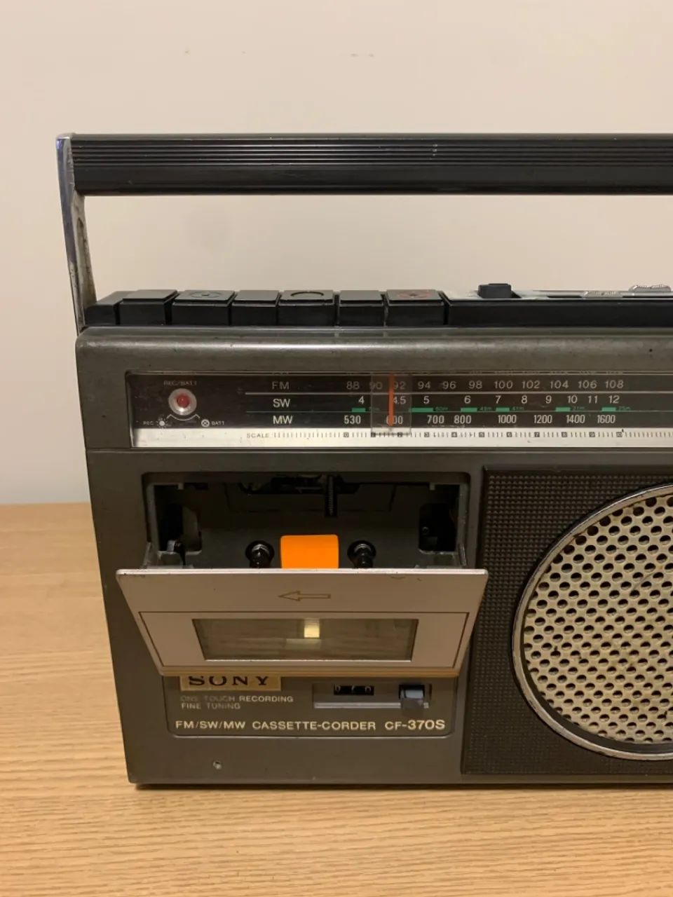 Antigo Rádio Sony CF-370S AM/FM (Revisado) - Foto 4