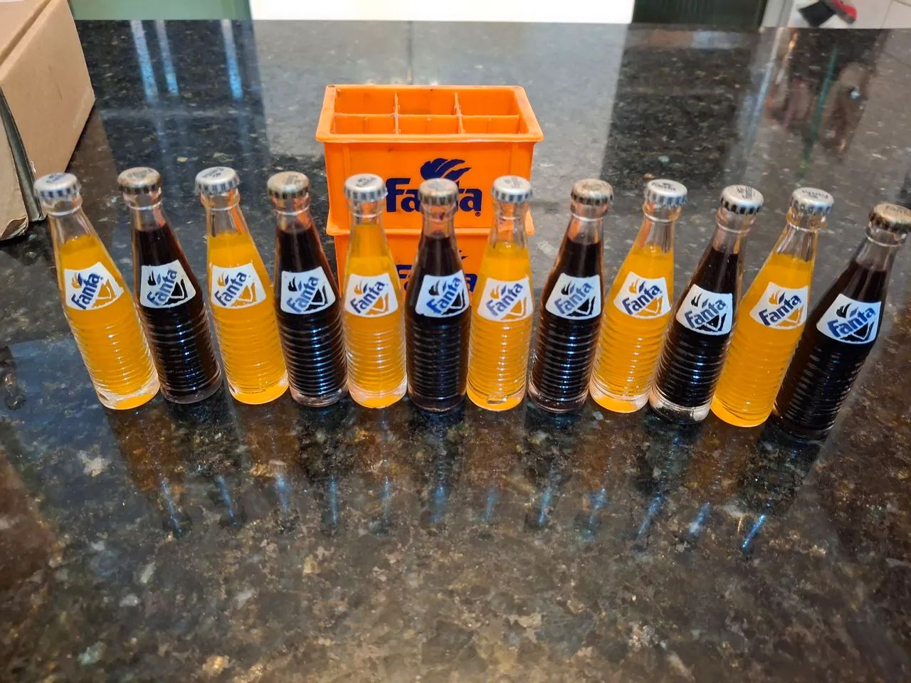 Miniaturas de Garrafas de Fanta - Laranja e Uva anos 80 - Foto 6