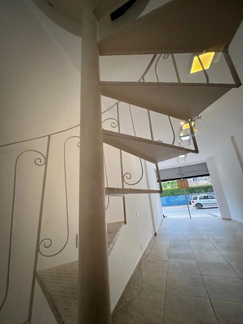 ALUGA-SE LOJA NO CENTRO DE TERESÓPOLIS - Foto 5