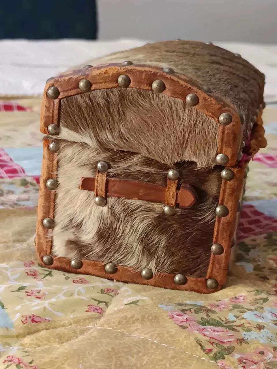 Baú porta jóias de Couro Antigo - Foto 2