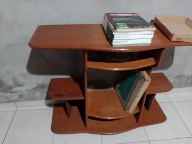 Vendo Rack de angelim em perfeito estado. 75 reais. Motivo de mudança