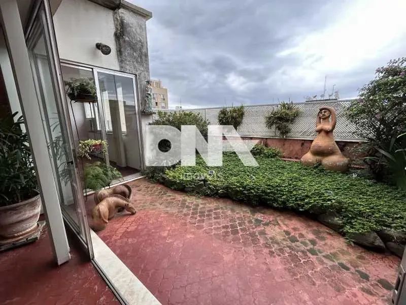 Apartamento - / Residencial / Copacabana