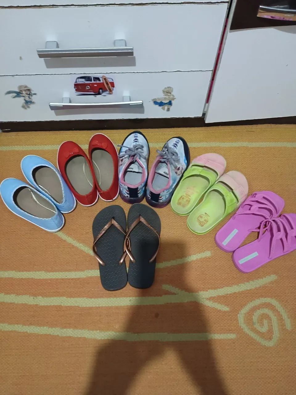 Vendo esse lote de calçados diversos