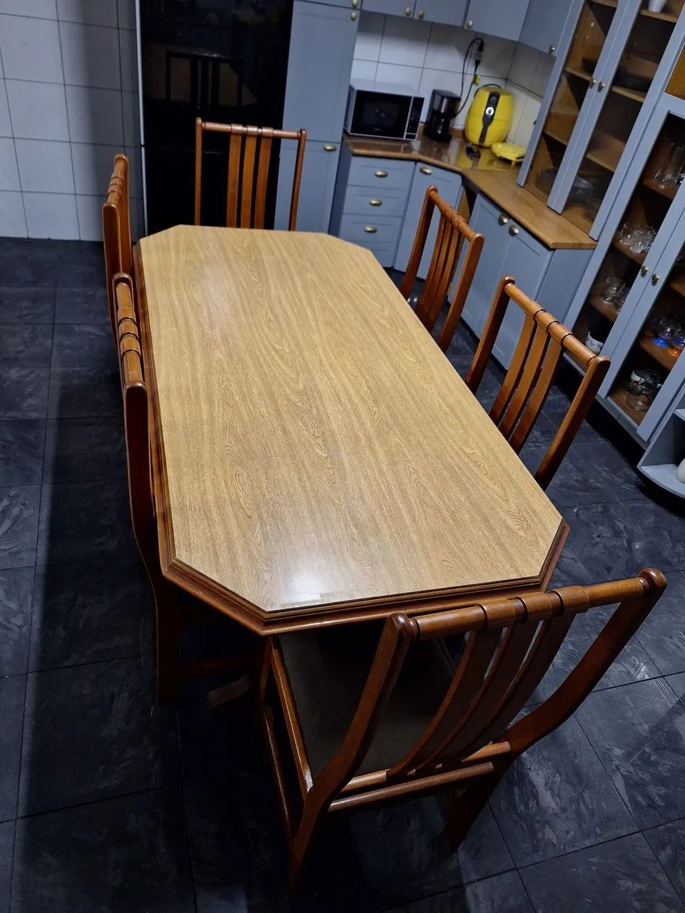 Mesa MADEIRA MACIÇA com 6 cadeiras  - Foto 2
