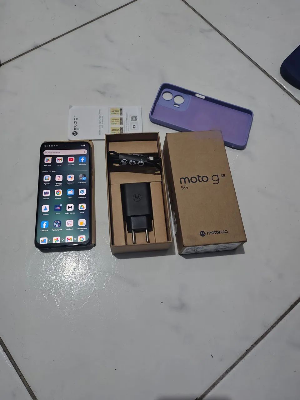Celular ele tem 2 meses de uso está novinho 