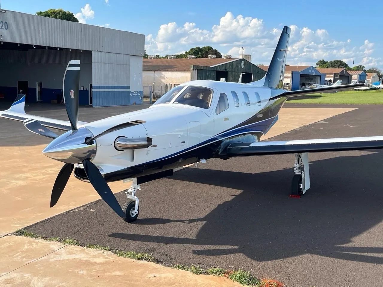 AVIÃO TBM 900 2015