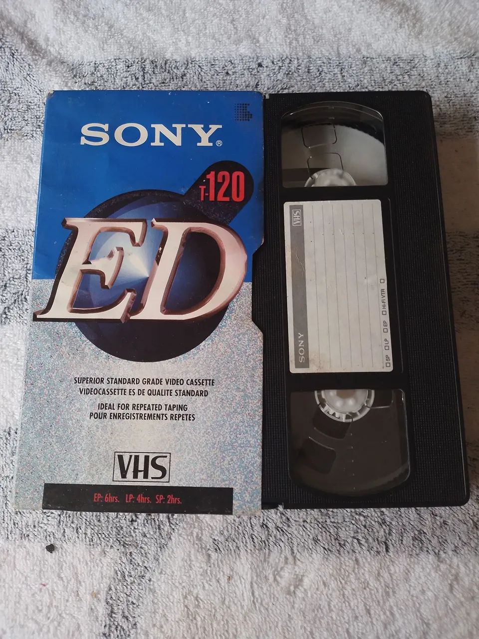 Fita cassete VHS Sony virgem em ótimas condições para uso 